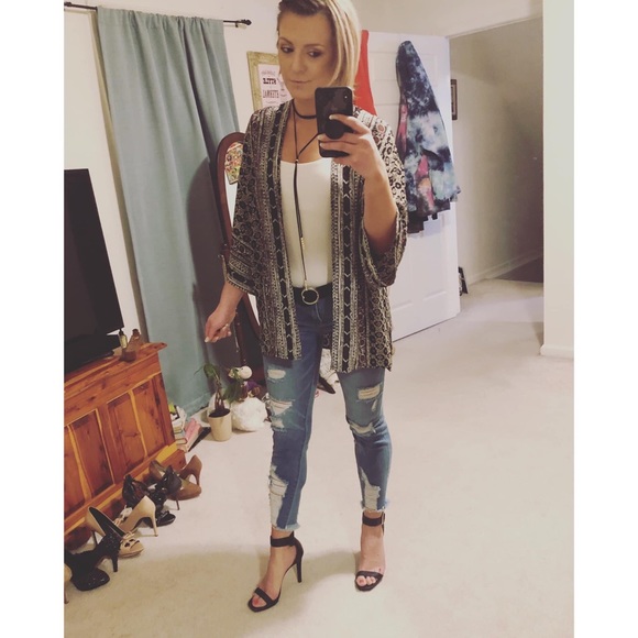 Reseller 💖✨ Poshmark - Picture 2 of 10